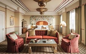 The Stoneleigh, Autograph Collection